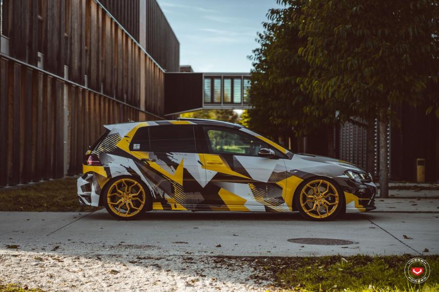  Volkswagen Golf R on Vossen Wheels (HC-3) 2017 года  (фото 32 из 36)